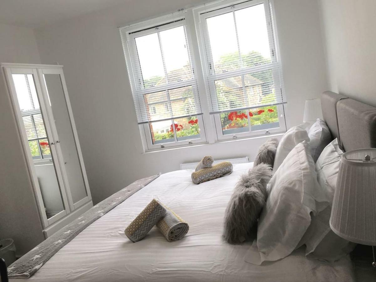 Number One Apartment Уедърби Екстериор снимка